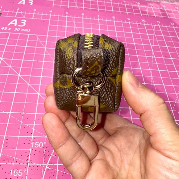 🍭 LV Monogram Custom candy 🍭 case change or Key Pouch - Picture 9 of 15